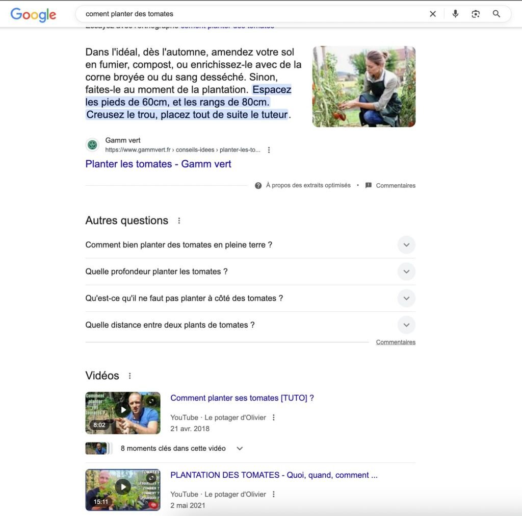 SERP Google mettant en avant des articles et des vidéos.
